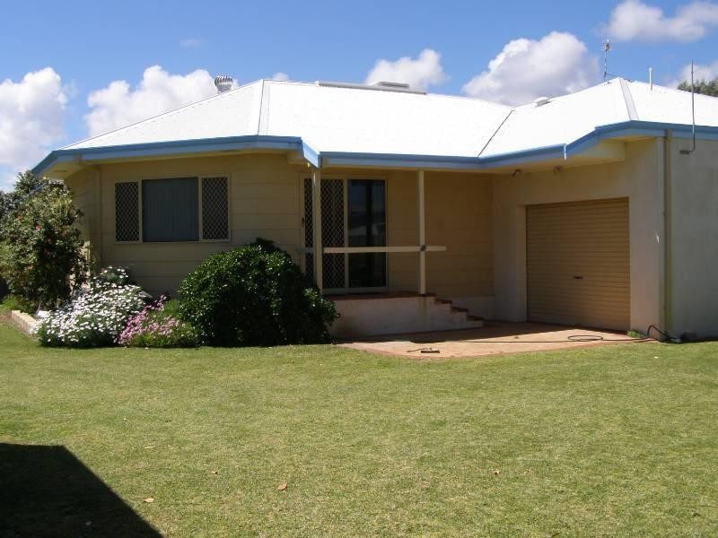 8 Gee Street, Lancelin WA 6044