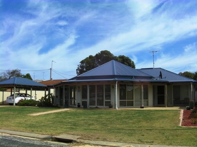 5 Hudson Street, Seabird WA 6042