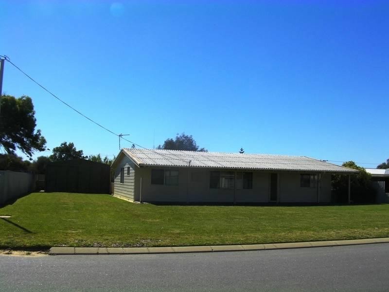 13 Rennie Crescent, Lancelin WA 6044