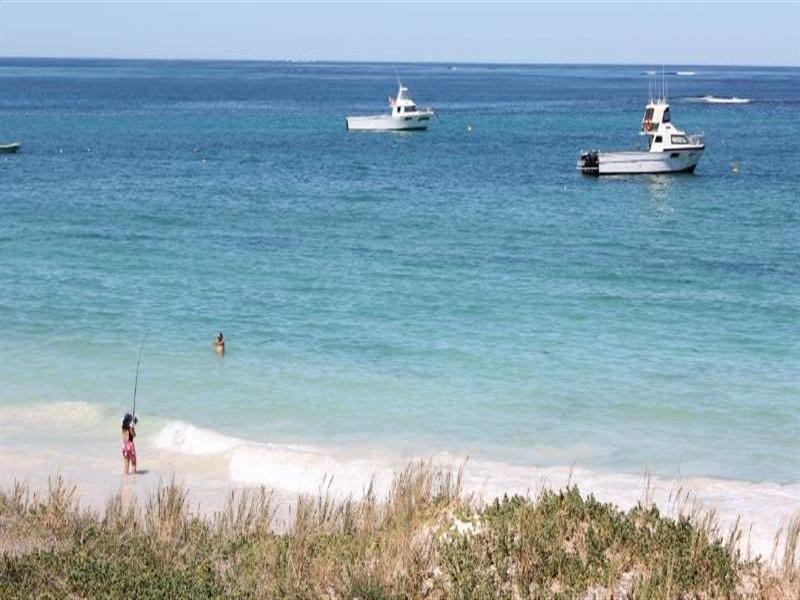 27 De Burgh Street, Ledge Point WA 6043