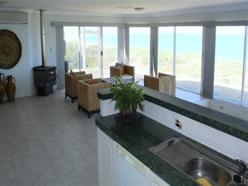 27 De Burgh Street, Ledge Point WA 6043