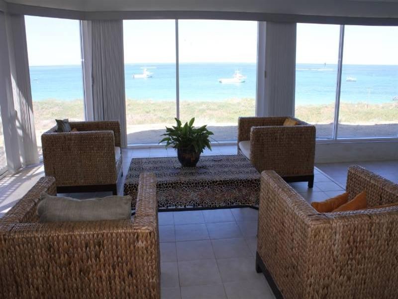 27 De Burgh Street, Ledge Point WA 6043