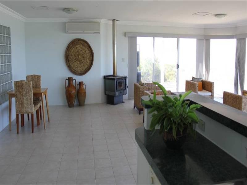 27 De Burgh Street, Ledge Point WA 6043