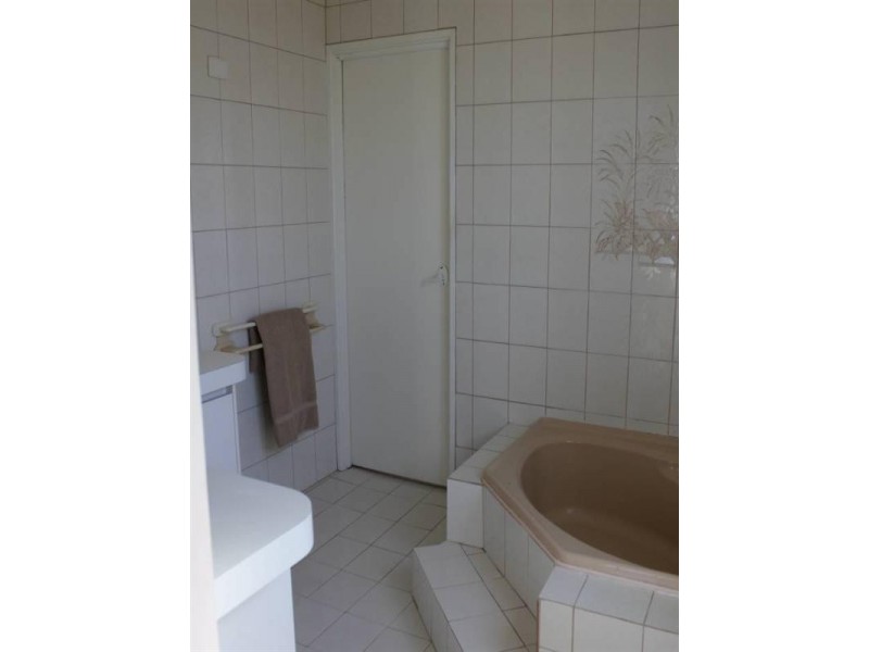 27 De Burgh Street, Ledge Point WA 6043