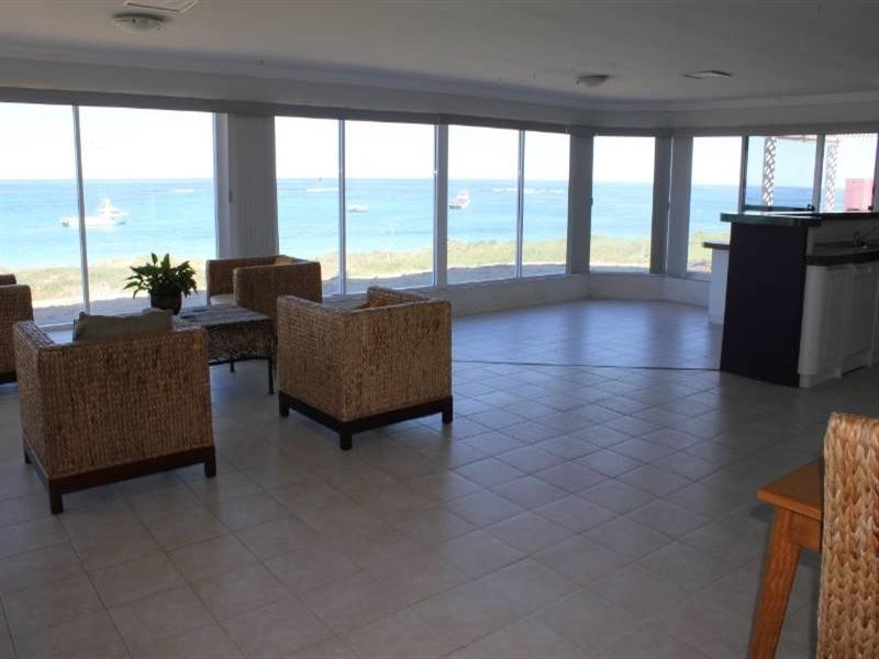 27 De Burgh Street, Ledge Point WA 6043