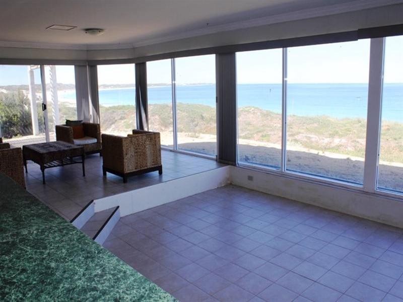 27 De Burgh Street, Ledge Point WA 6043