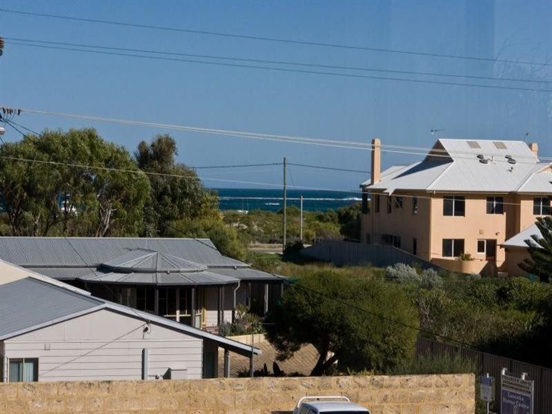 91 Gingin Road, Lancelin WA 6044