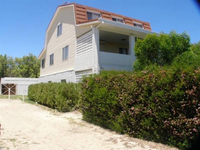 91 Gingin Road, Lancelin WA 6044