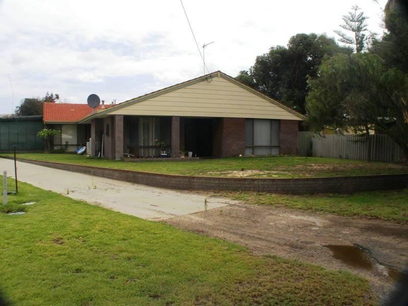 2 Jones Place, Lancelin WA 6044