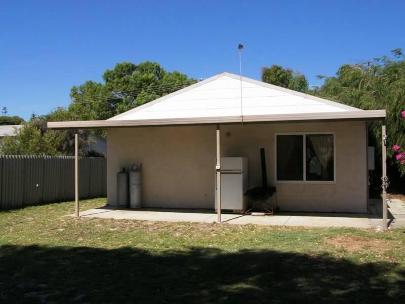 4B Gee Street, Lancelin WA 6044