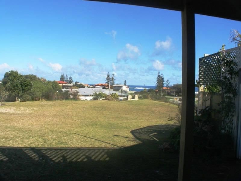 7/16 Dewar Way, Ledge Point WA 6043