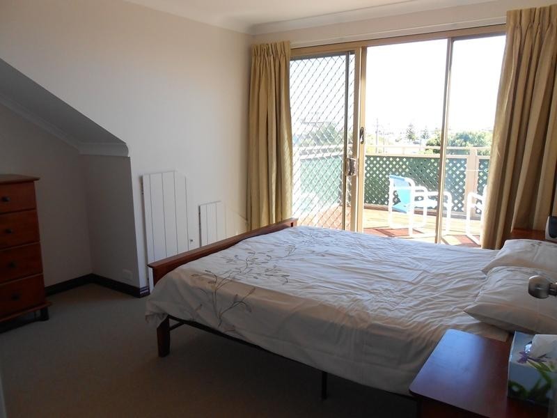 7/16 Dewar Way, Ledge Point WA 6043