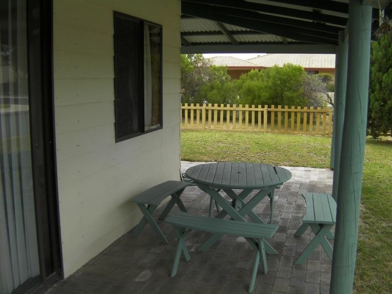 4 Ayres Crescent, Lancelin WA 6044