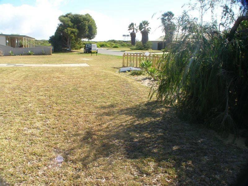 4 Ayres Crescent, Lancelin WA 6044