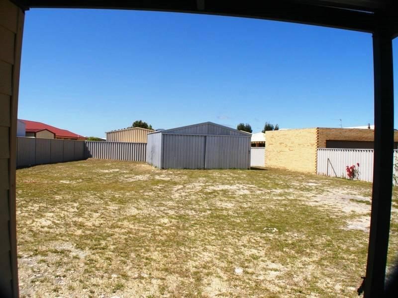 8 Lawrence Place, Lancelin WA 6044