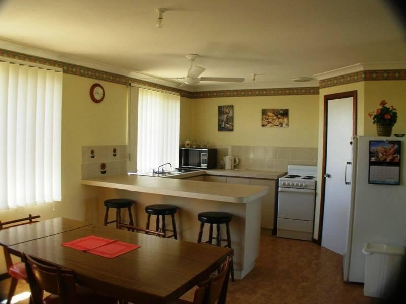 8 Lawrence Place, Lancelin WA 6044