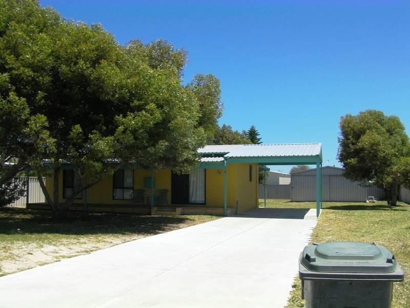 5 Ayres Crescent, Lancelin WA 6044