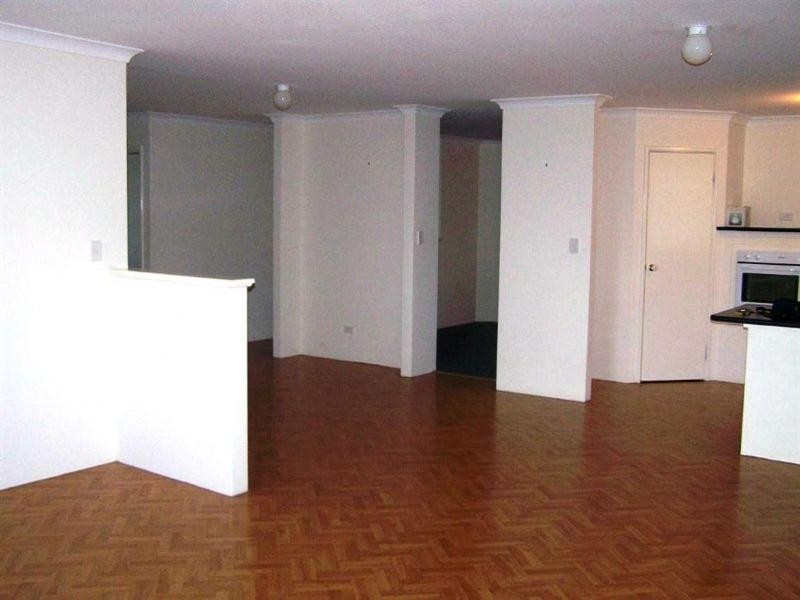 20 Cleopatra Circuit, Bertram WA 6167