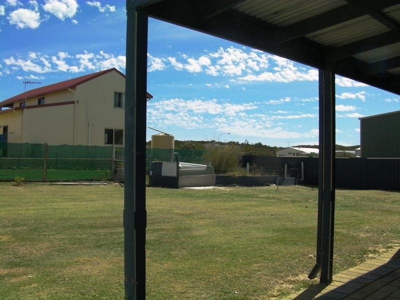 13 Old Ledge Point Road, Ledge Point WA 6043