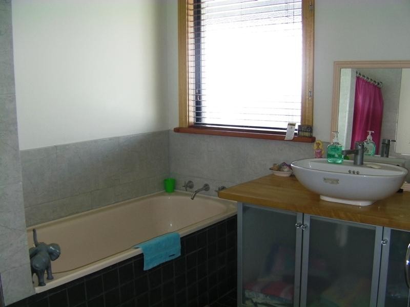 13 Old Ledge Point Road, Ledge Point WA 6043