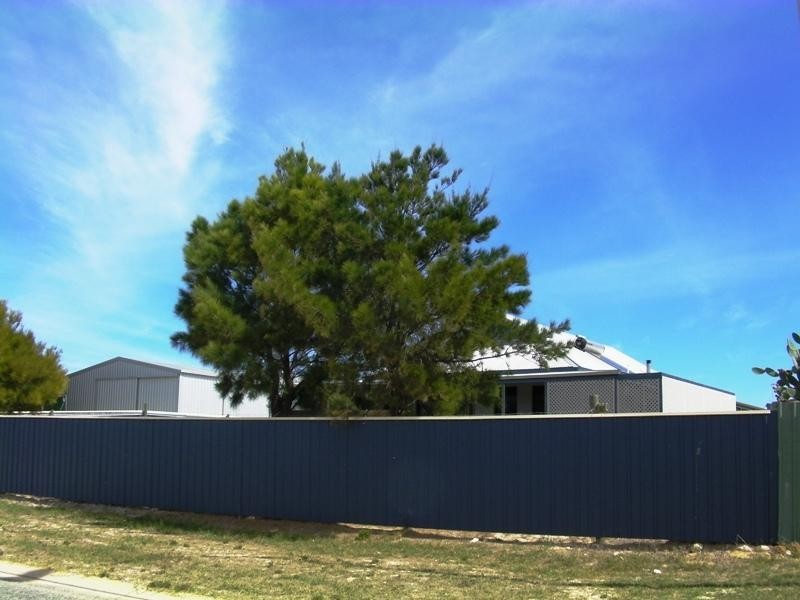 13 Old Ledge Point Road, Ledge Point WA 6043