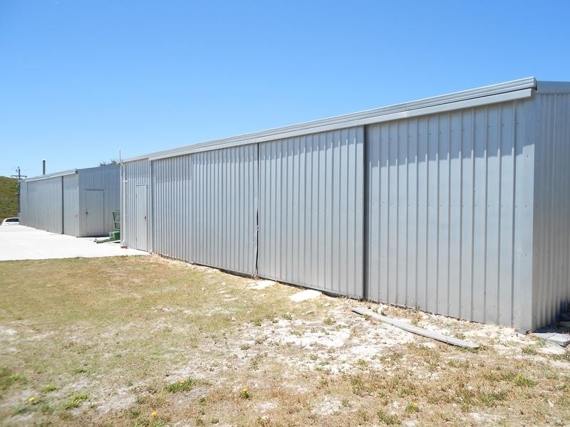 13 Old Ledge Point Road, Ledge Point WA 6043