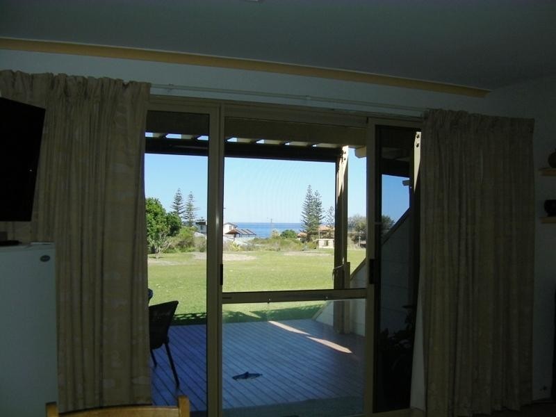 5/16 Dewar Way, Ledge Point WA 6043