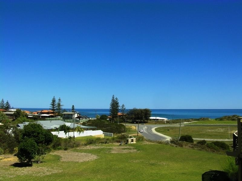 5/16 Dewar Way, Ledge Point WA 6043