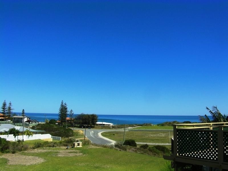 5/16 Dewar Way, Ledge Point WA 6043