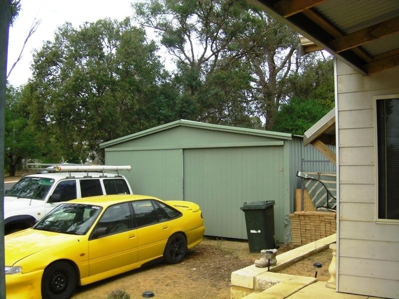 27 Lefroy Street, Gingin WA 6503