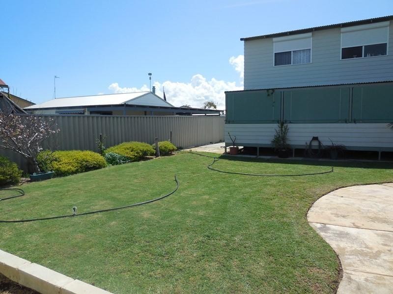 5 Barrett Lennard Drive, Ledge Point WA 6043