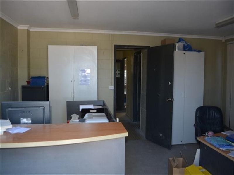 Unit 2/20 Smallwood, Underwood QLD 4119