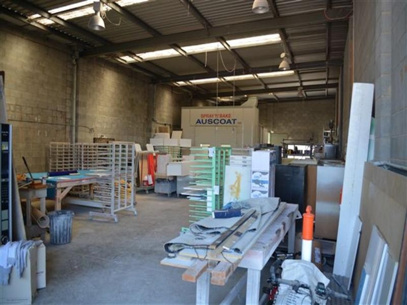 Unit 2/20 Smallwood, Underwood QLD 4119