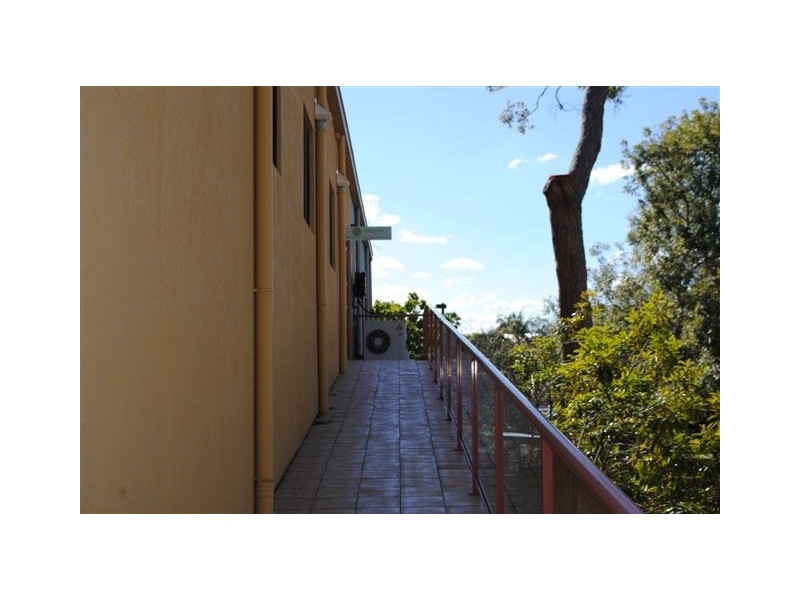 2/18 Carol Avenue, Springwood QLD 4127