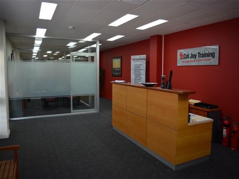 Unit 8/3360 Pacific Highway, Springwood QLD 4127