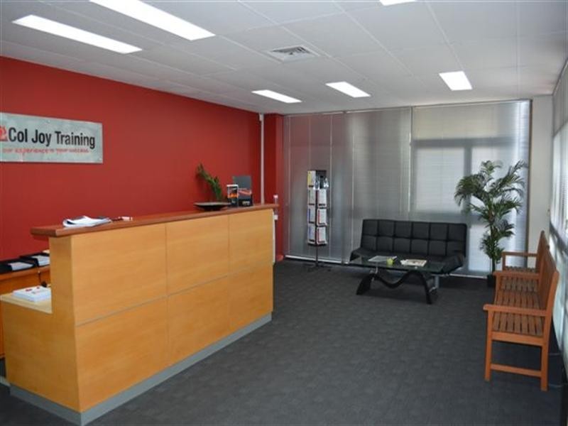 Unit 8/3360 Pacific Highway, Springwood QLD 4127