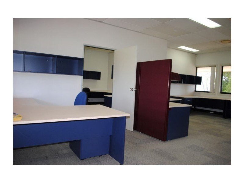 2/16 Vanessa Boulevard, Springwood QLD 4127