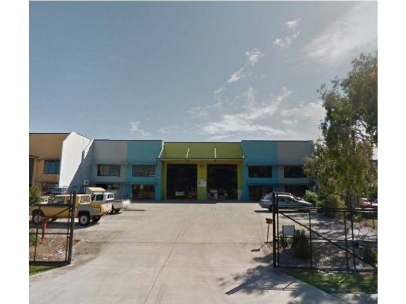 33 Nealdon Drive, Meadowbrook QLD 4131