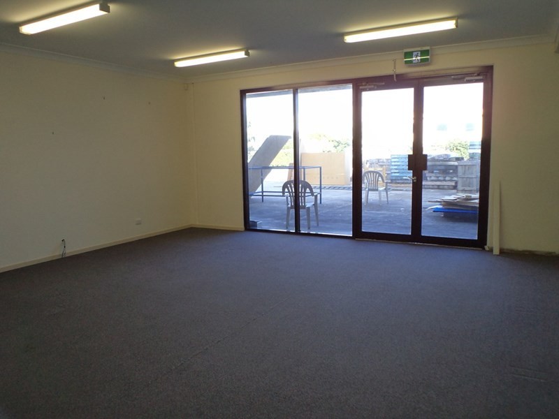 33 Nealdon Drive, Meadowbrook QLD 4131