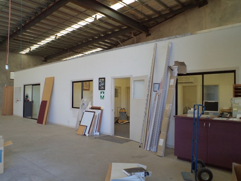 33 Nealdon Drive, Meadowbrook QLD 4131