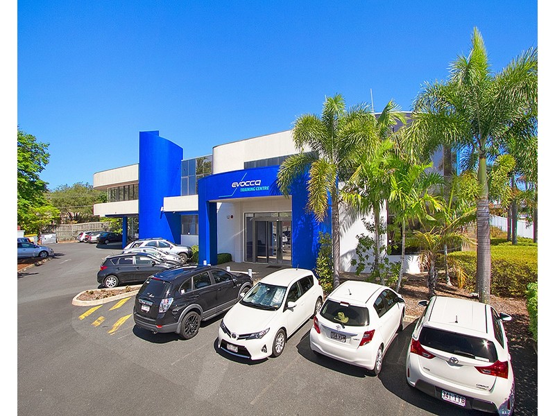 3398 PACIFIC Highway, Springwood QLD 4127