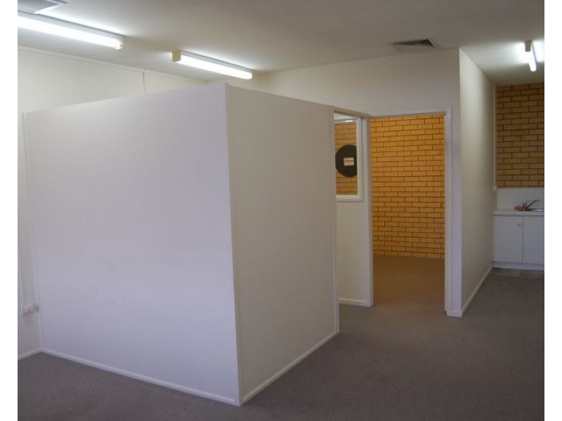 Units 1c & 4 3376 MT LINDESAY Highway, Regents Park QLD 4118