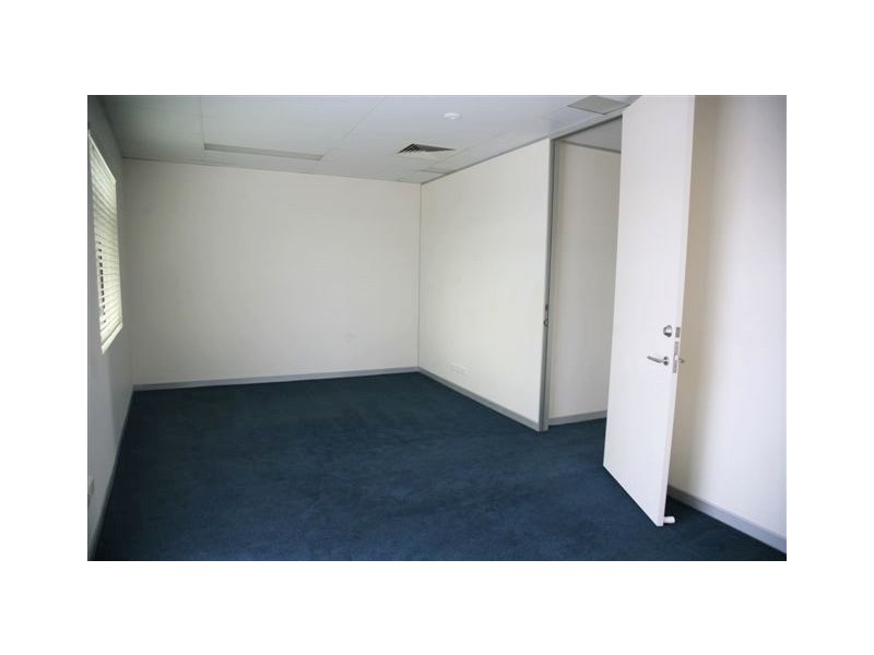 3b/3352 Pacific Highway, Springwood QLD 4127