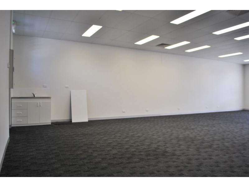 Shop 10/3-15 Dennis Road, Springwood QLD 4127