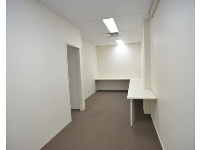 4B/3360 Pacific Highway, Springwood QLD 4127