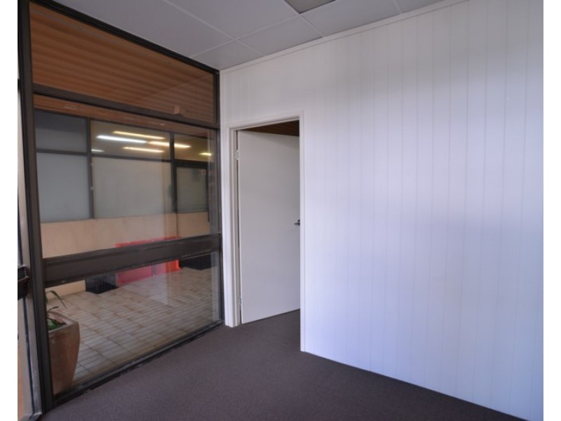 4B/3360 Pacific Highway, Springwood QLD 4127