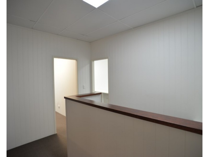 4B/3360 Pacific Highway, Springwood QLD 4127