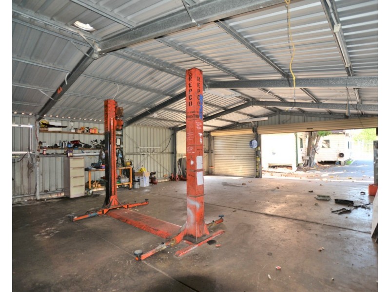 9 River Road, Waterford QLD 4133