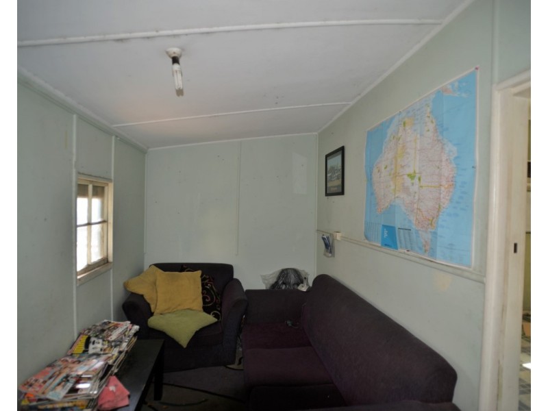 9 River Road, Waterford QLD 4133