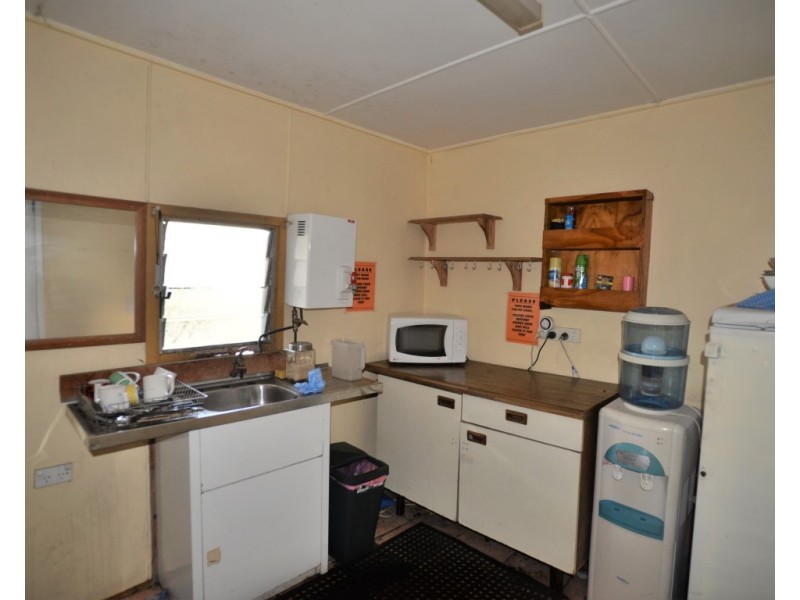 9 River Road, Waterford QLD 4133